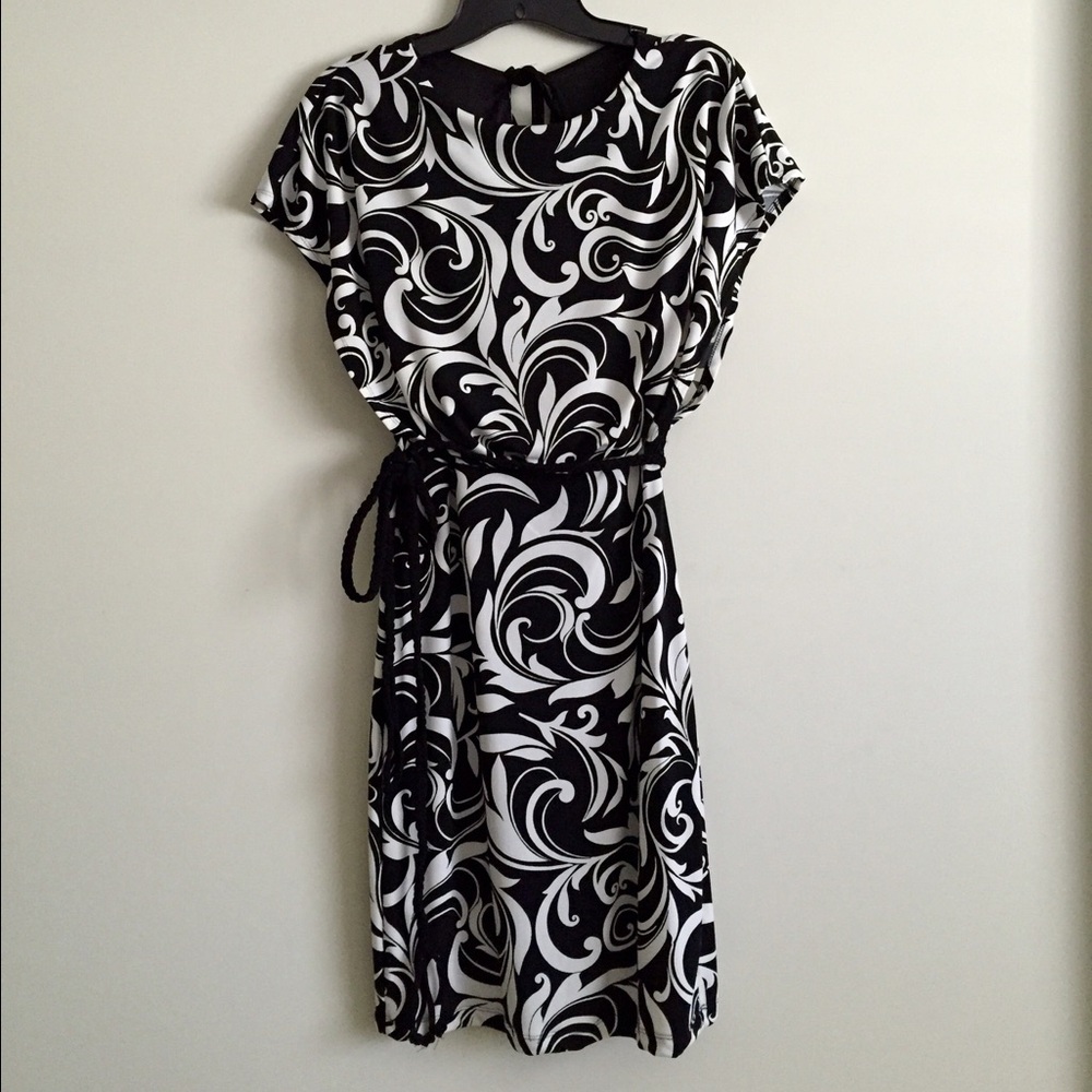 Enfocus Studios black/white pattern dress.